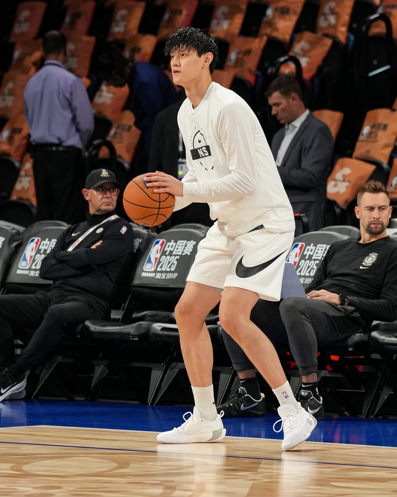 媒体人：NBA本质是商业联盟球迷是衣食父母 篮网却将小曾当吉祥物